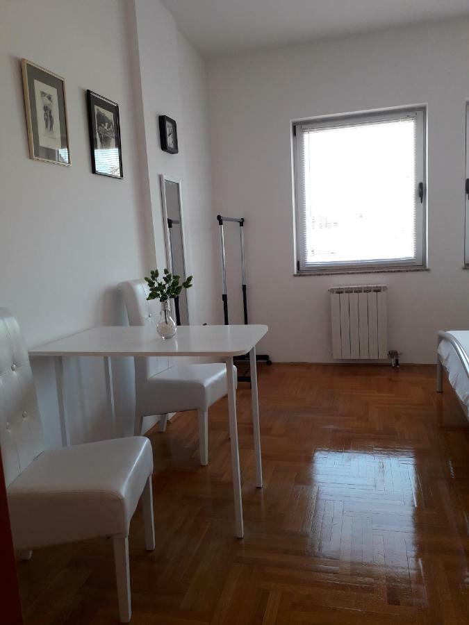 Apartman Dunja Ns 2 Novi Sad Exterior photo