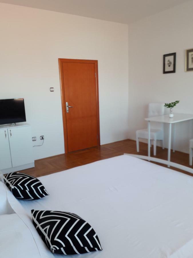 Apartman Dunja Ns 2 Novi Sad Exterior photo