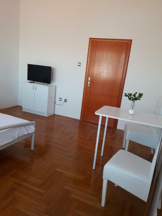 Apartman Dunja Ns 2 Novi Sad Exterior photo